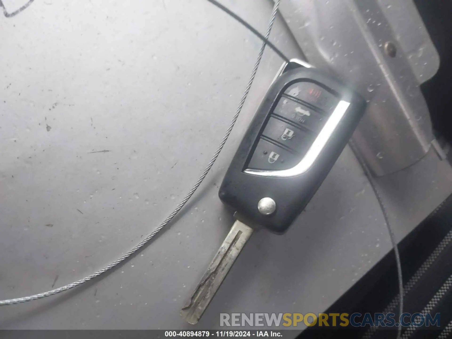 11 Photograph of a damaged car 4T1G11AK3LU511423 TOYOTA CAMRY 2020