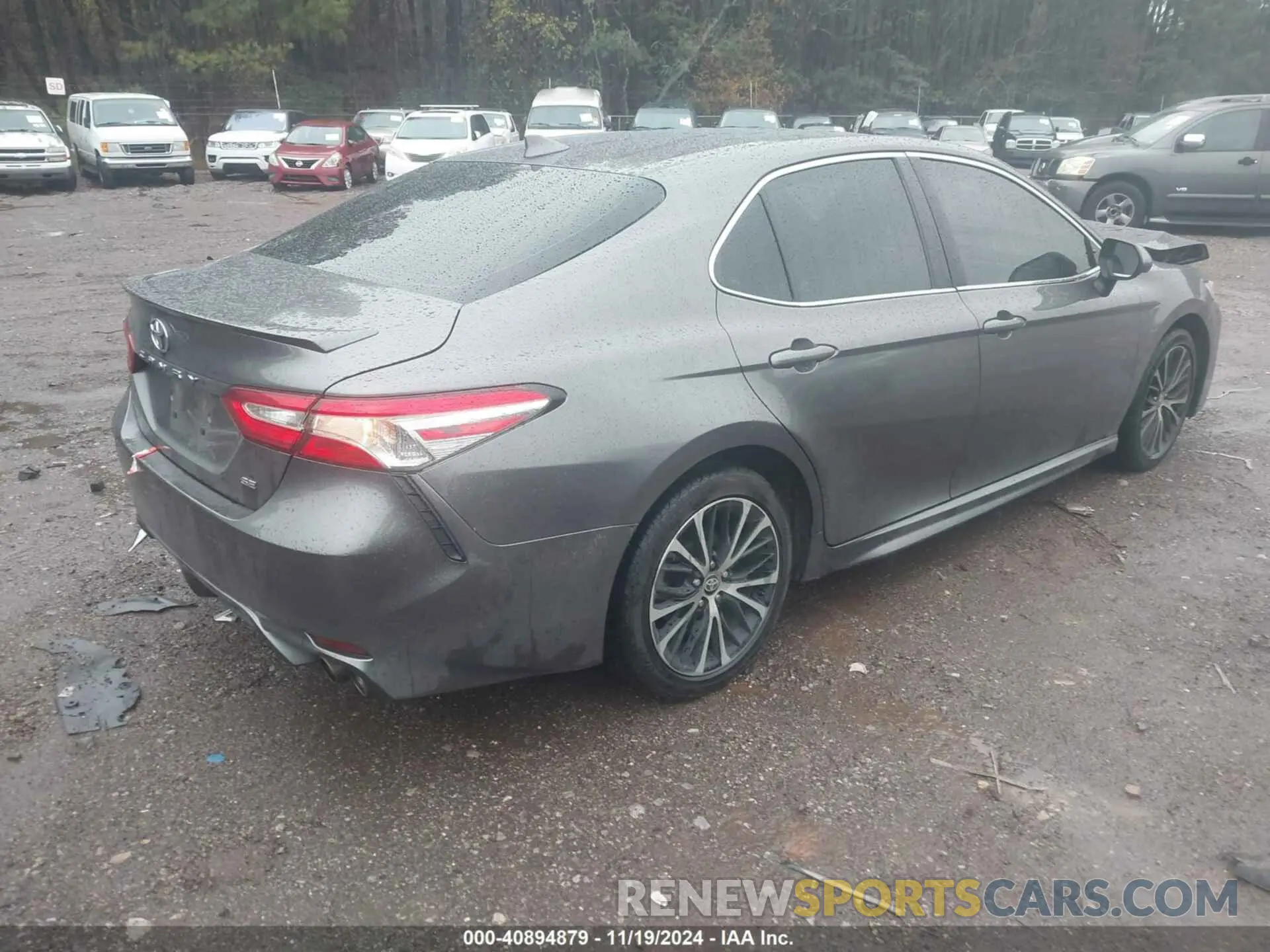 4 Photograph of a damaged car 4T1G11AK3LU511423 TOYOTA CAMRY 2020