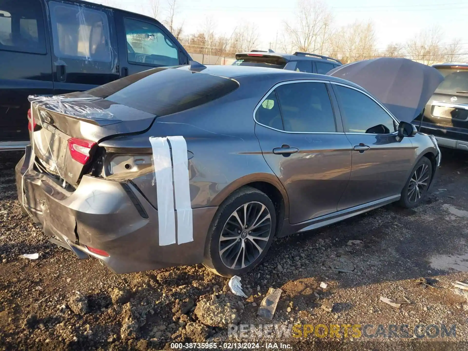 4 Photograph of a damaged car 4T1G11AK3LU859464 TOYOTA CAMRY 2020