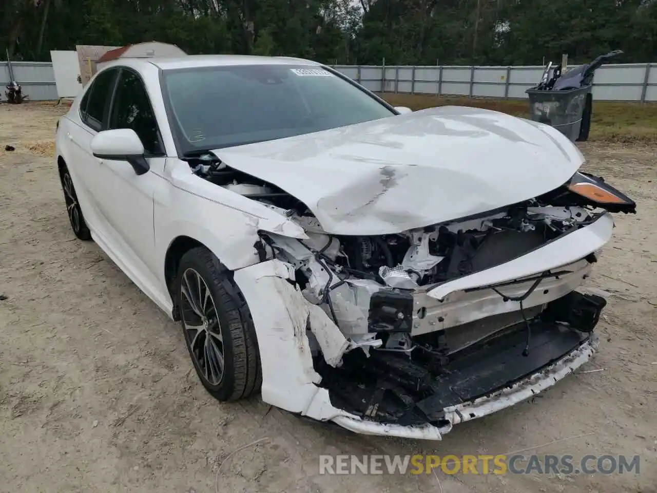 1 Photograph of a damaged car 4T1G11AK3LU866477 TOYOTA CAMRY 2020