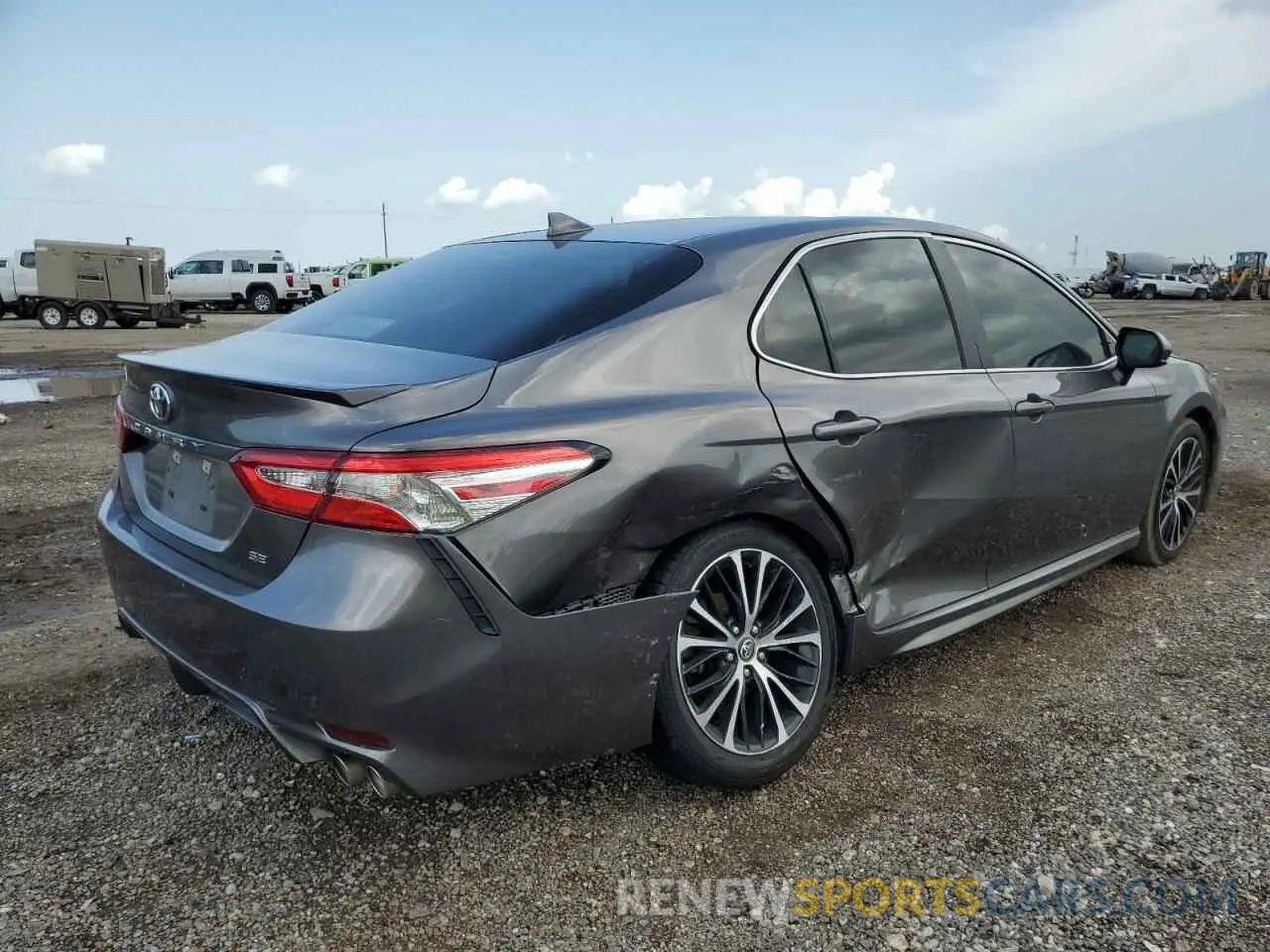 3 Photograph of a damaged car 4T1G11AK3LU871646 TOYOTA CAMRY 2020