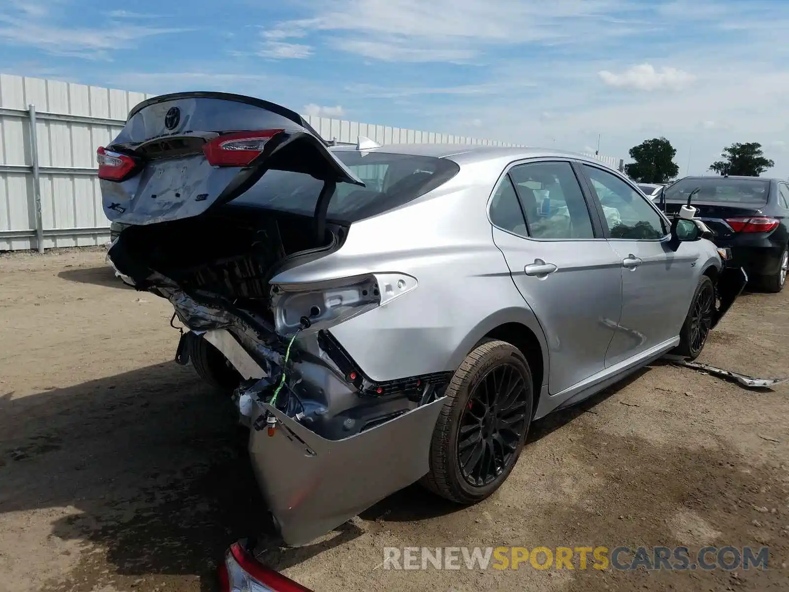 4 Photograph of a damaged car 4T1G11AK3LU876104 TOYOTA CAMRY 2020