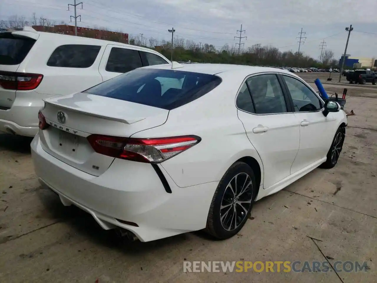 4 Photograph of a damaged car 4T1G11AK3LU879004 TOYOTA CAMRY 2020