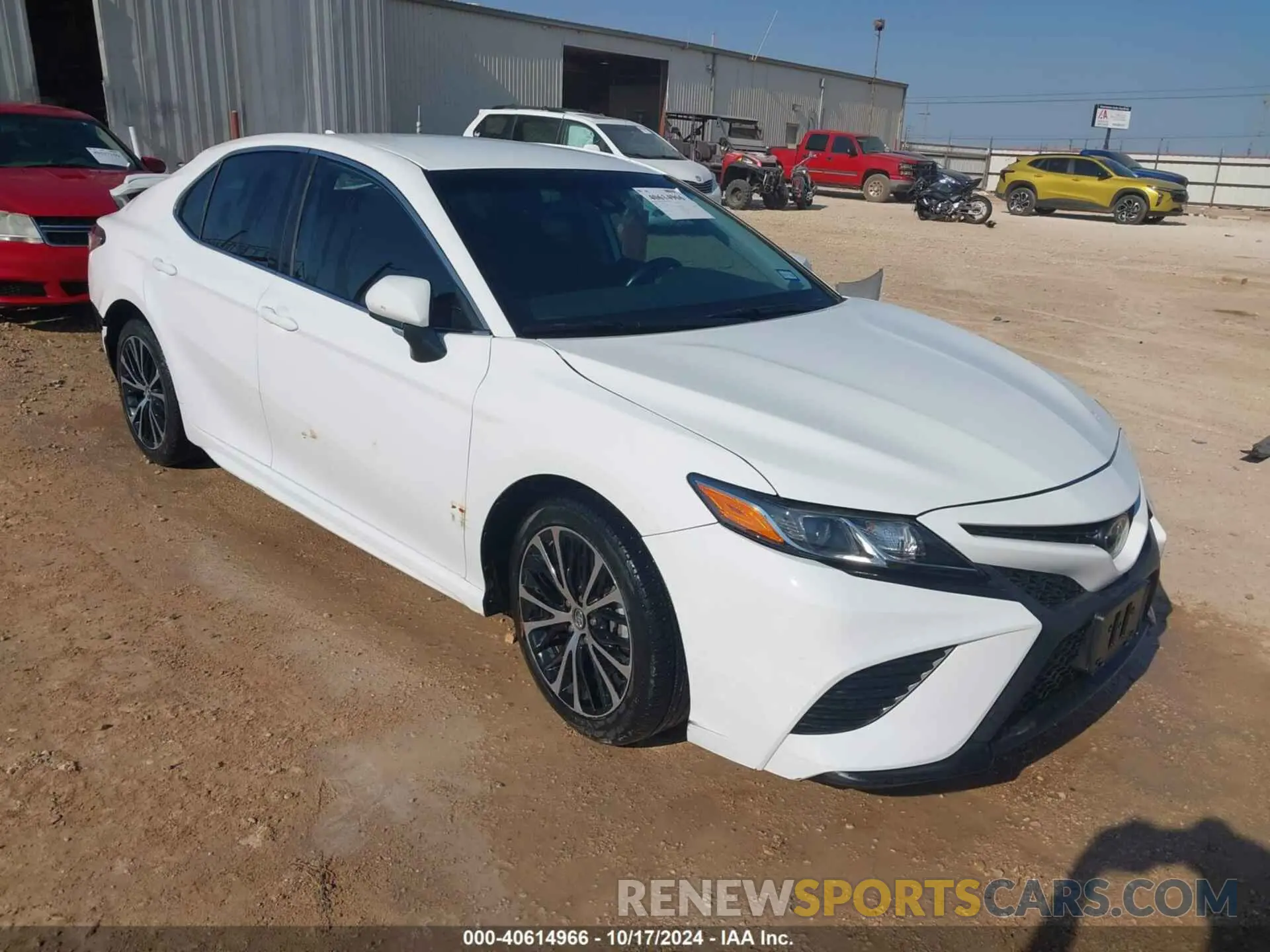 1 Photograph of a damaged car 4T1G11AK3LU886566 TOYOTA CAMRY 2020