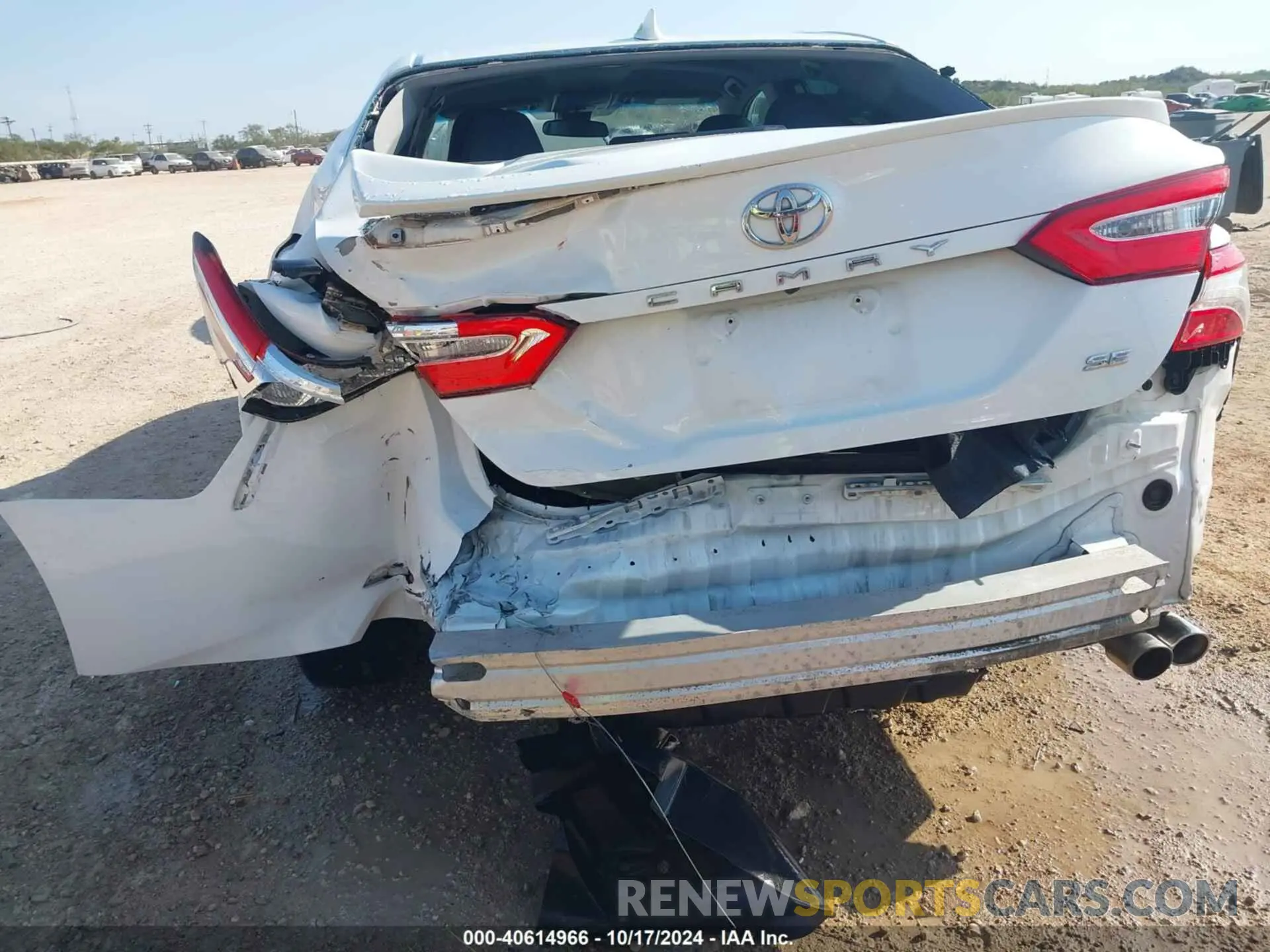 18 Photograph of a damaged car 4T1G11AK3LU886566 TOYOTA CAMRY 2020