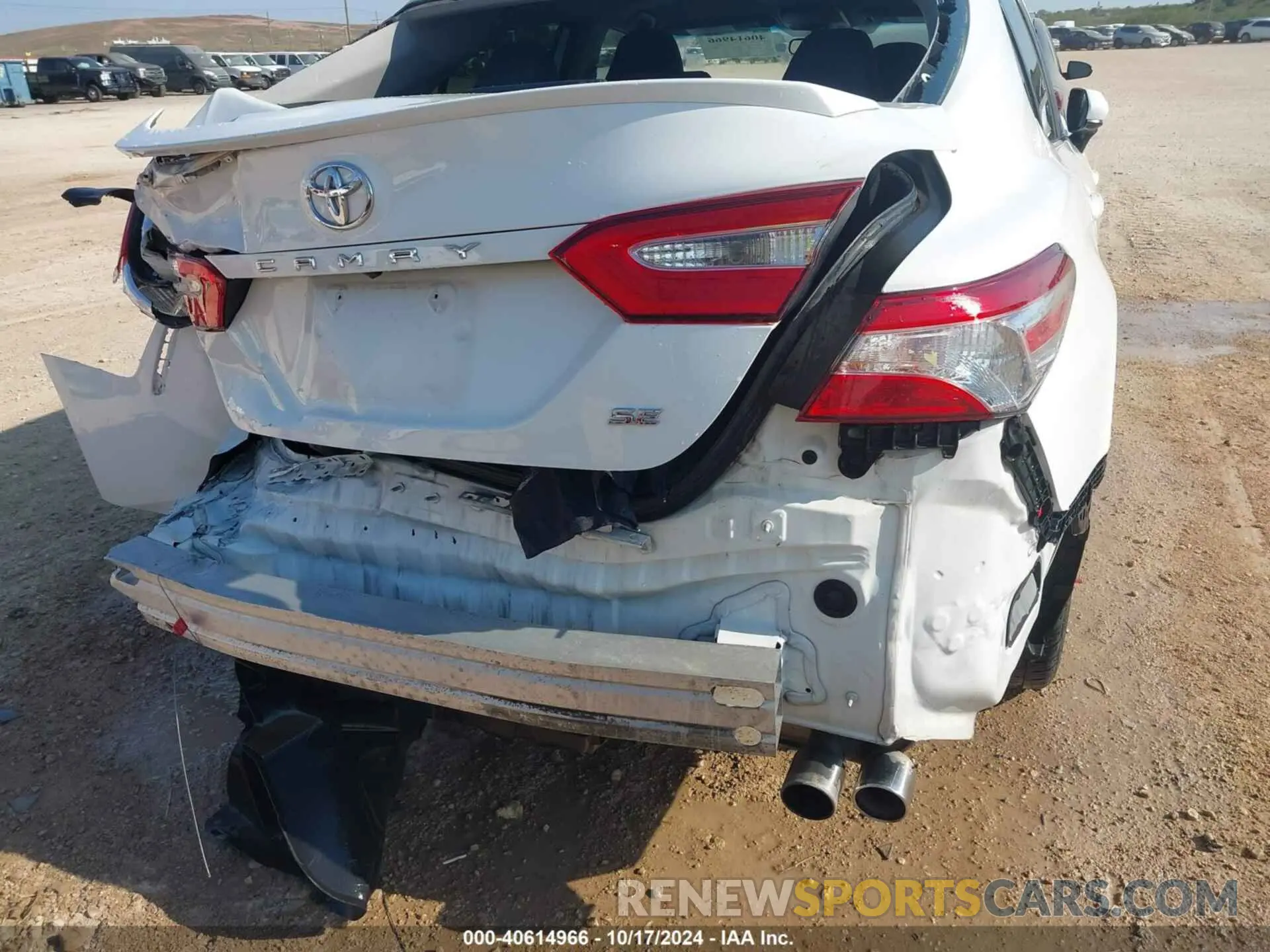 19 Photograph of a damaged car 4T1G11AK3LU886566 TOYOTA CAMRY 2020