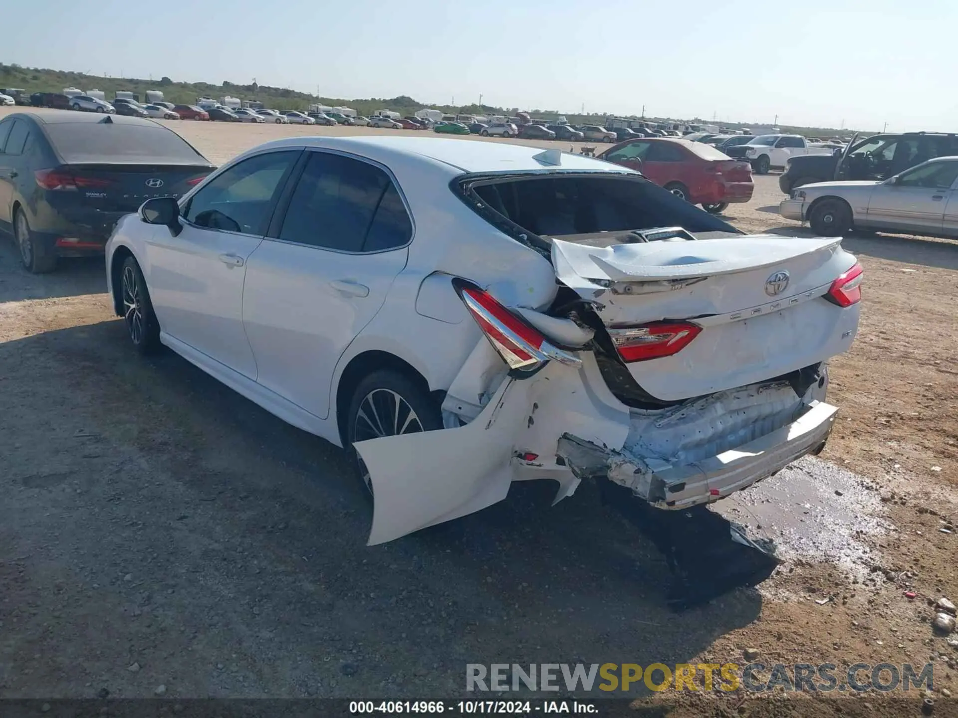 3 Photograph of a damaged car 4T1G11AK3LU886566 TOYOTA CAMRY 2020
