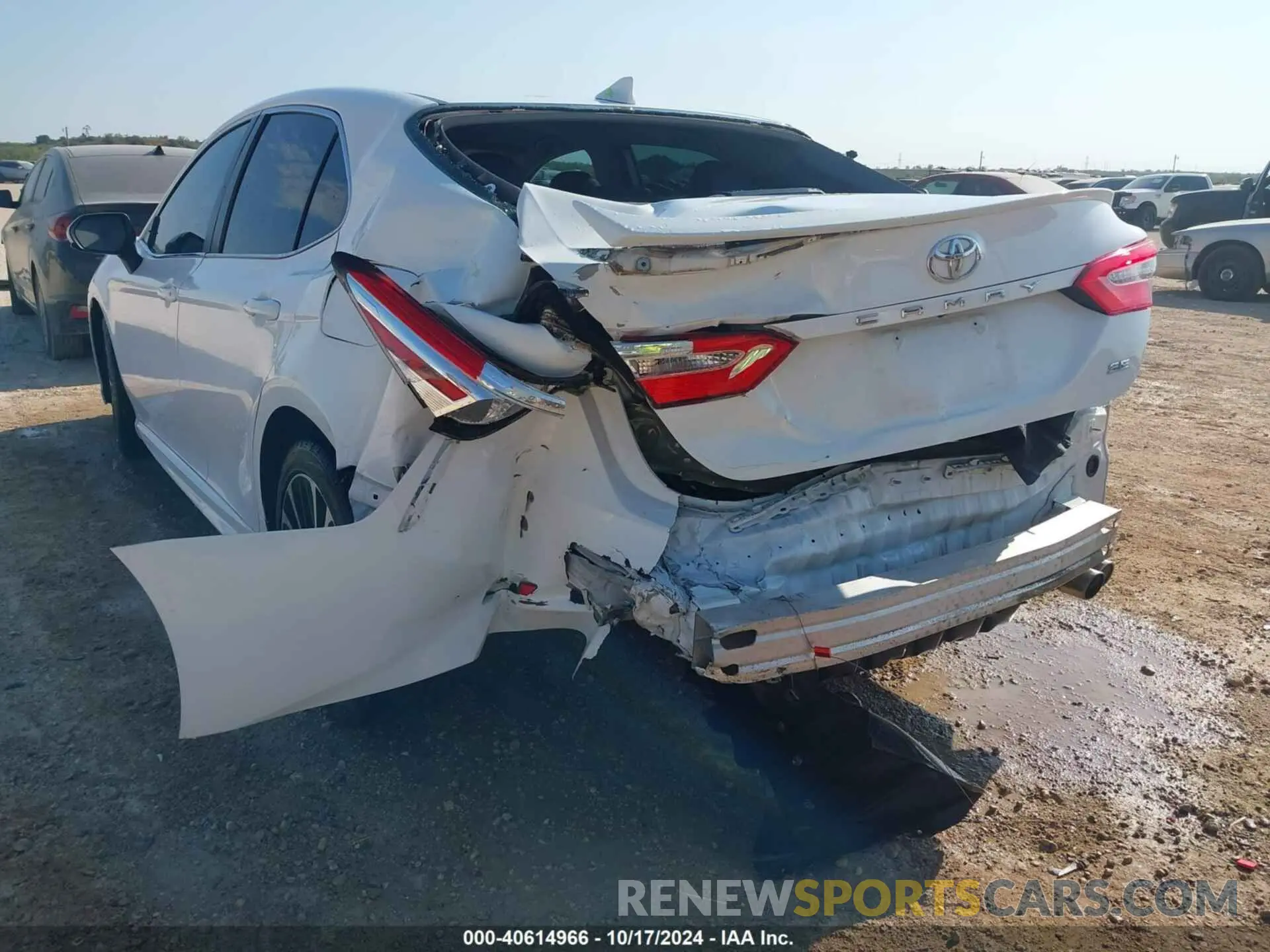 6 Photograph of a damaged car 4T1G11AK3LU886566 TOYOTA CAMRY 2020