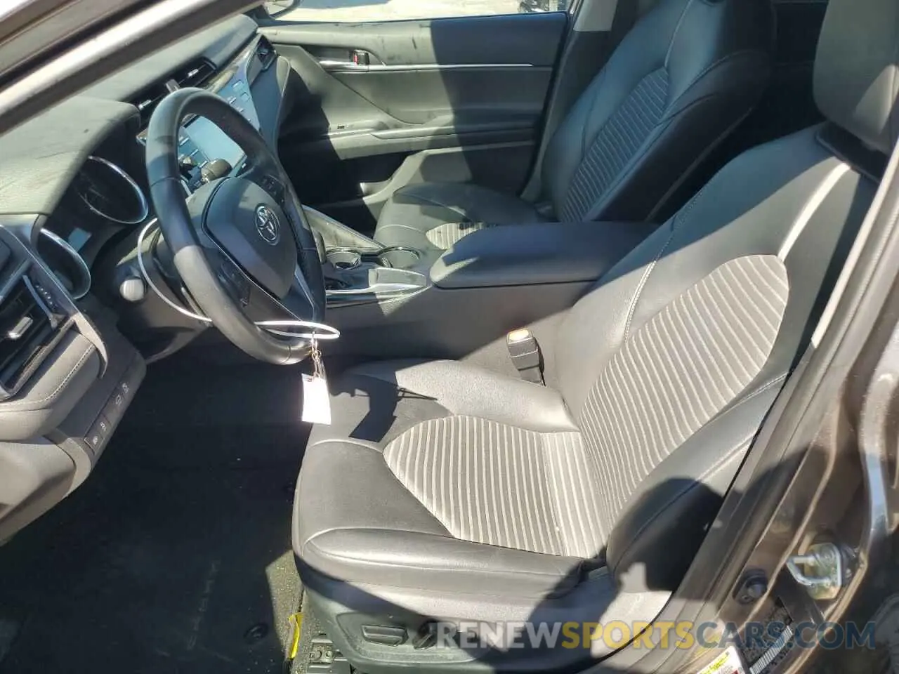 7 Photograph of a damaged car 4T1G11AK3LU887927 TOYOTA CAMRY 2020