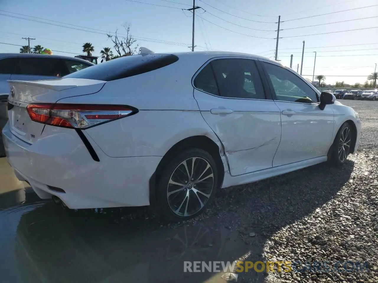 3 Photograph of a damaged car 4T1G11AK3LU890231 TOYOTA CAMRY 2020