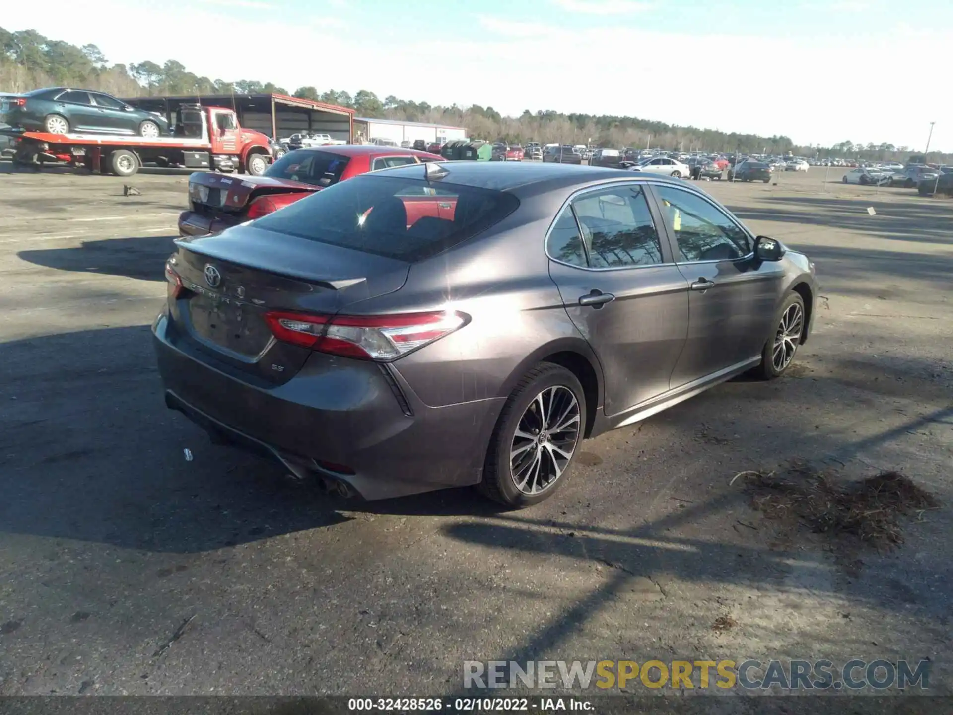 4 Photograph of a damaged car 4T1G11AK3LU894151 TOYOTA CAMRY 2020