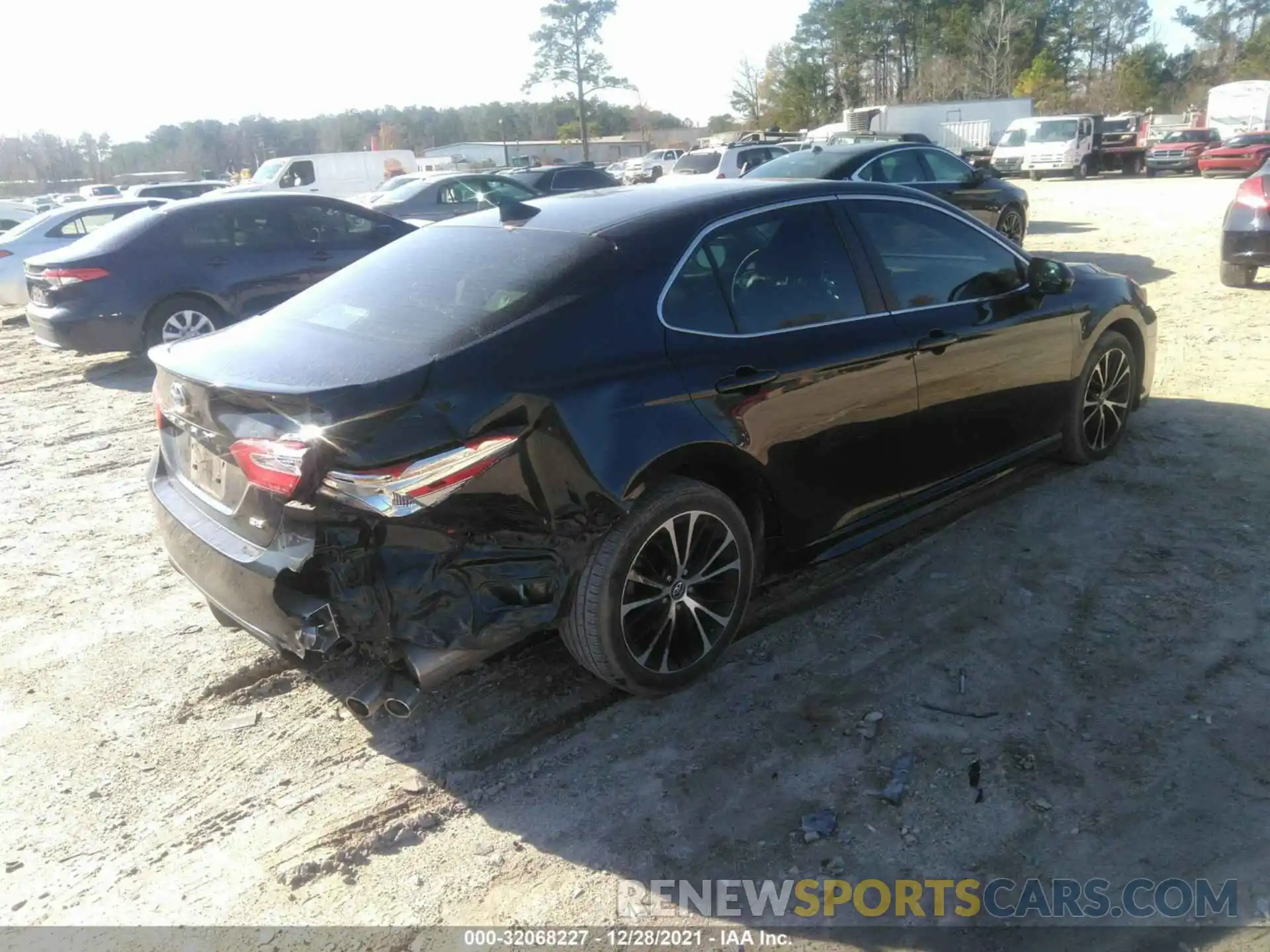 4 Photograph of a damaged car 4T1G11AK3LU894487 TOYOTA CAMRY 2020