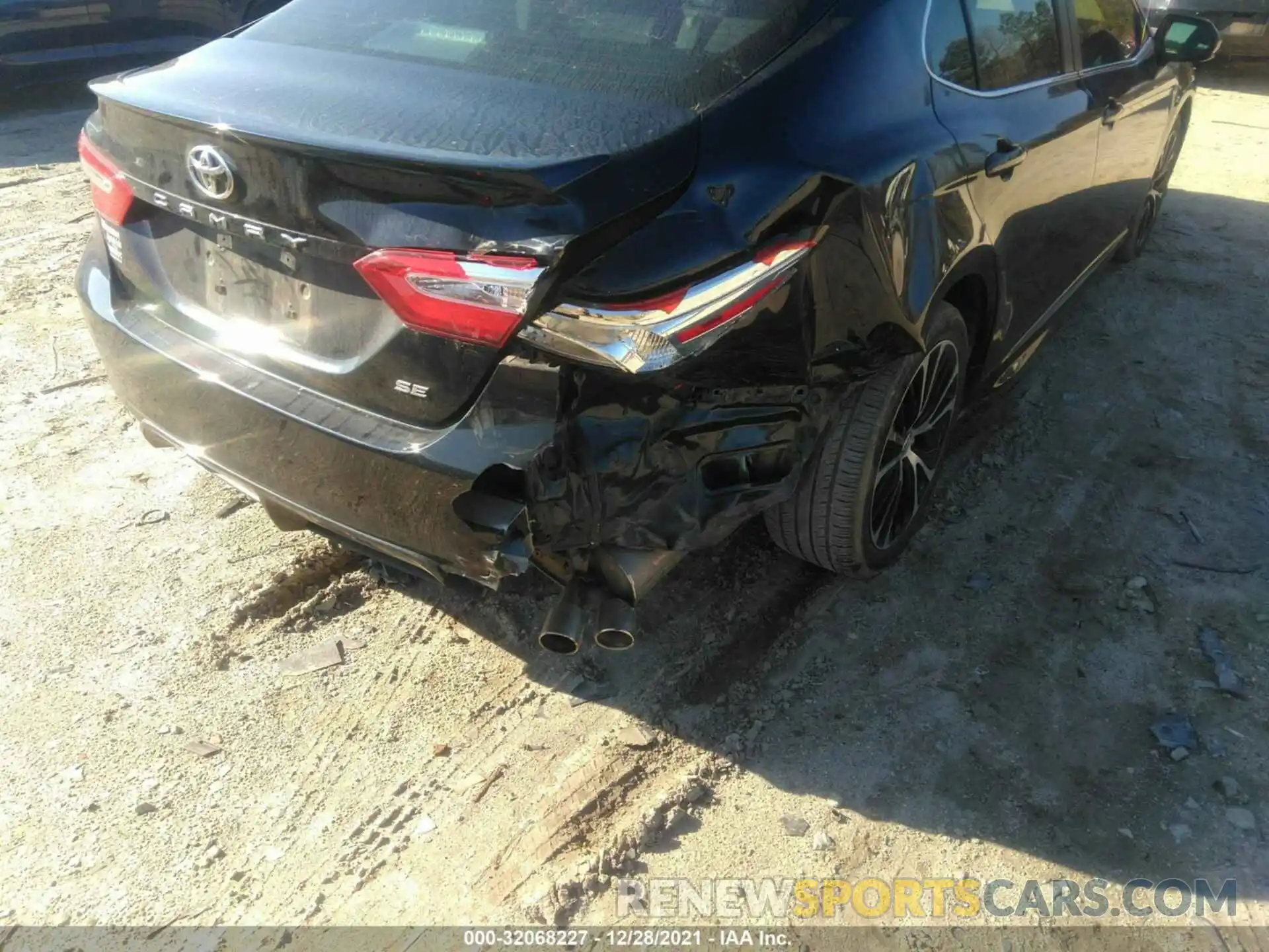 6 Photograph of a damaged car 4T1G11AK3LU894487 TOYOTA CAMRY 2020