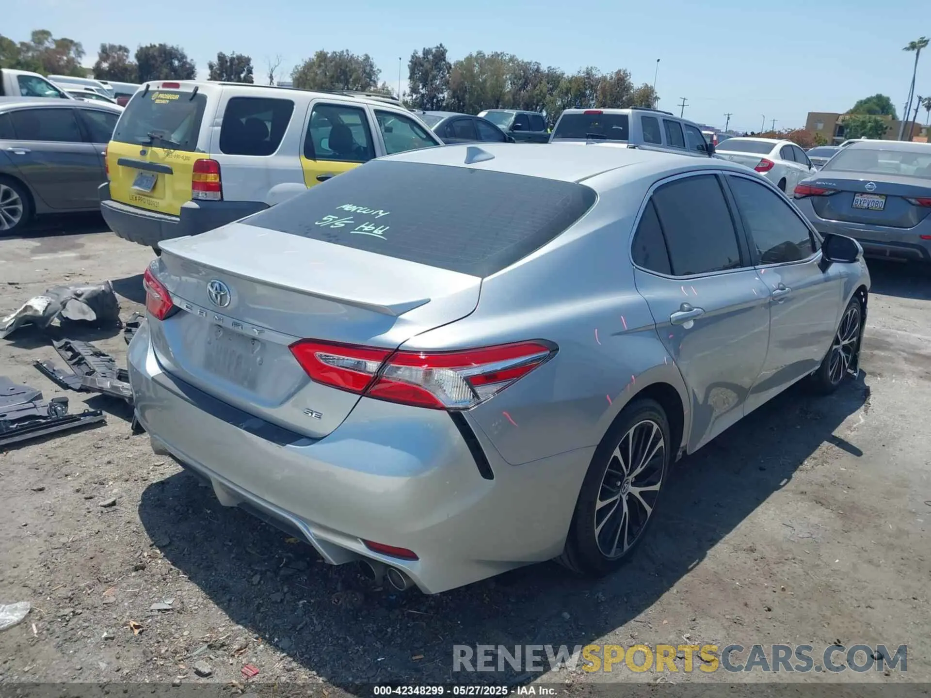 4 Photograph of a damaged car 4T1G11AK3LU898040 TOYOTA CAMRY 2020