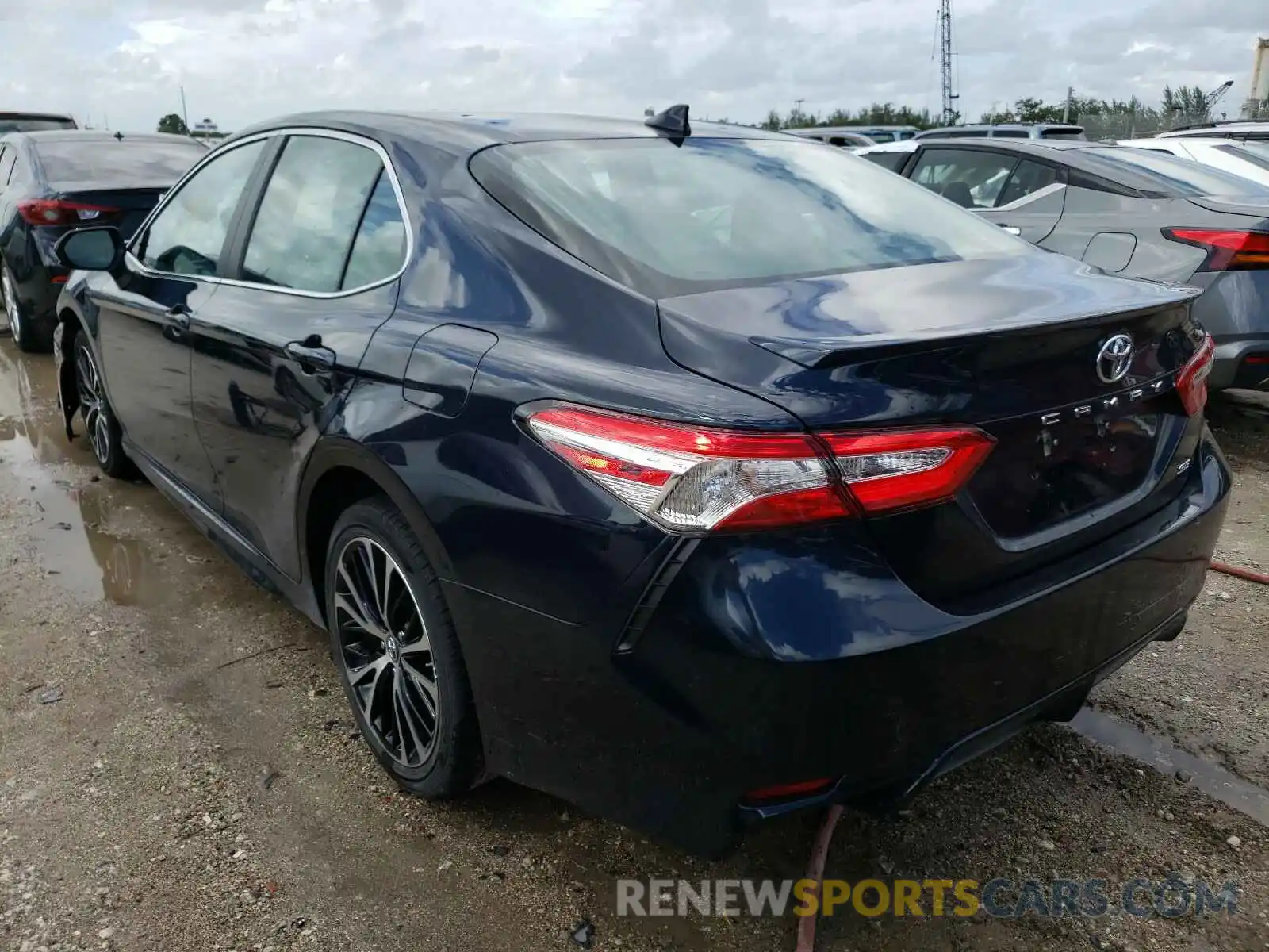 3 Photograph of a damaged car 4T1G11AK3LU905875 TOYOTA CAMRY 2020