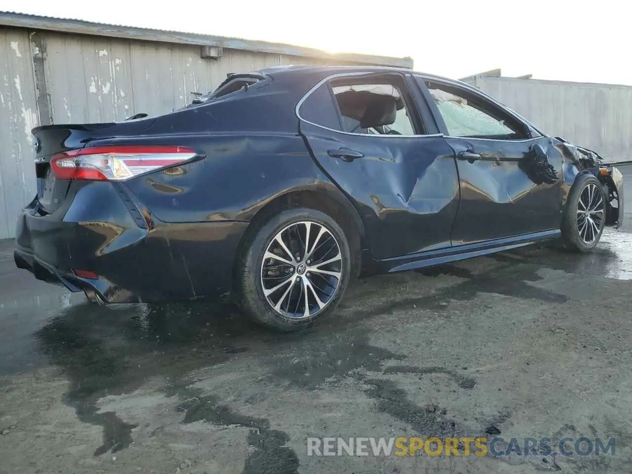 3 Photograph of a damaged car 4T1G11AK3LU912986 TOYOTA CAMRY 2020