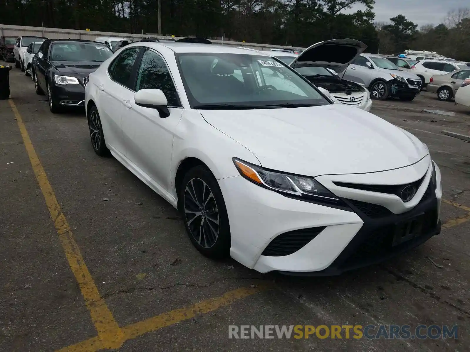 1 Photograph of a damaged car 4T1G11AK3LU914558 TOYOTA CAMRY 2020