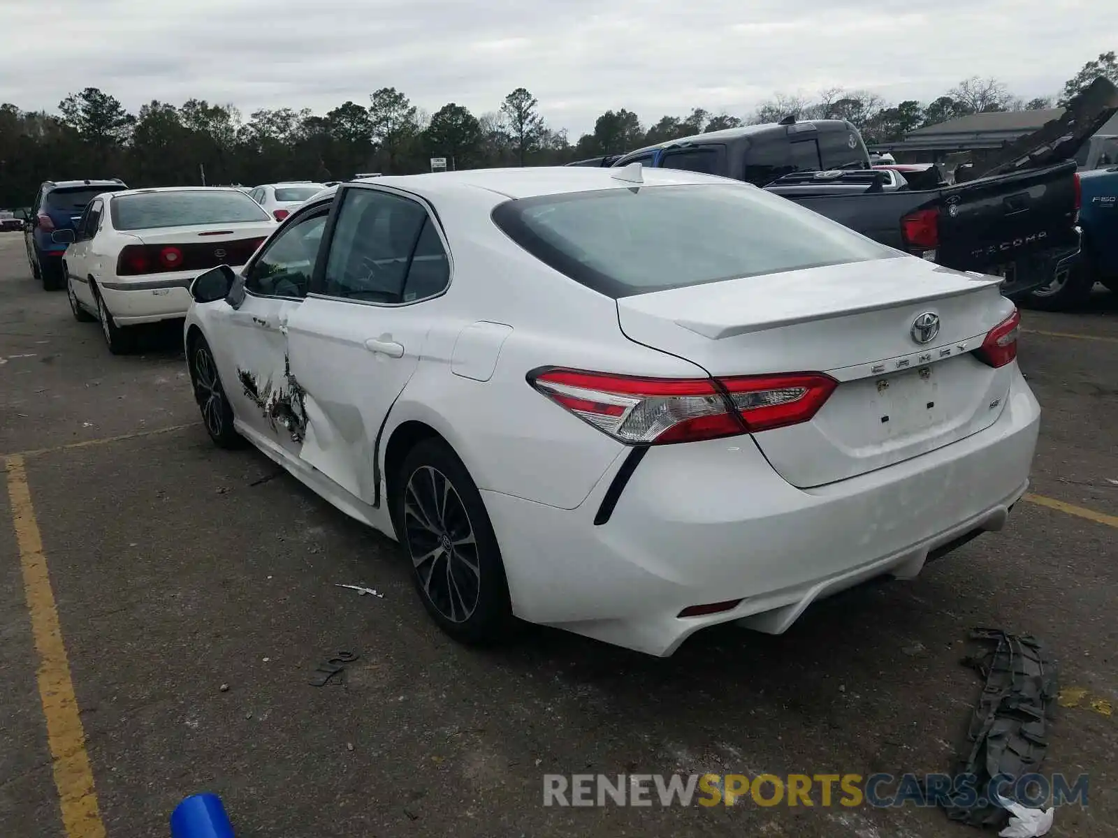 3 Photograph of a damaged car 4T1G11AK3LU914558 TOYOTA CAMRY 2020