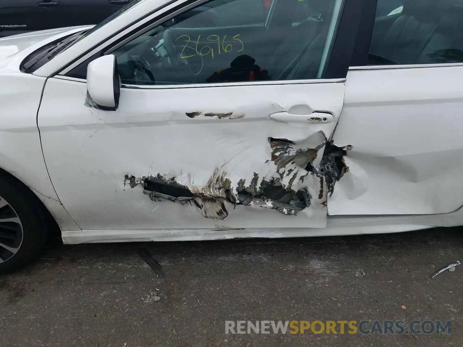 9 Photograph of a damaged car 4T1G11AK3LU914558 TOYOTA CAMRY 2020