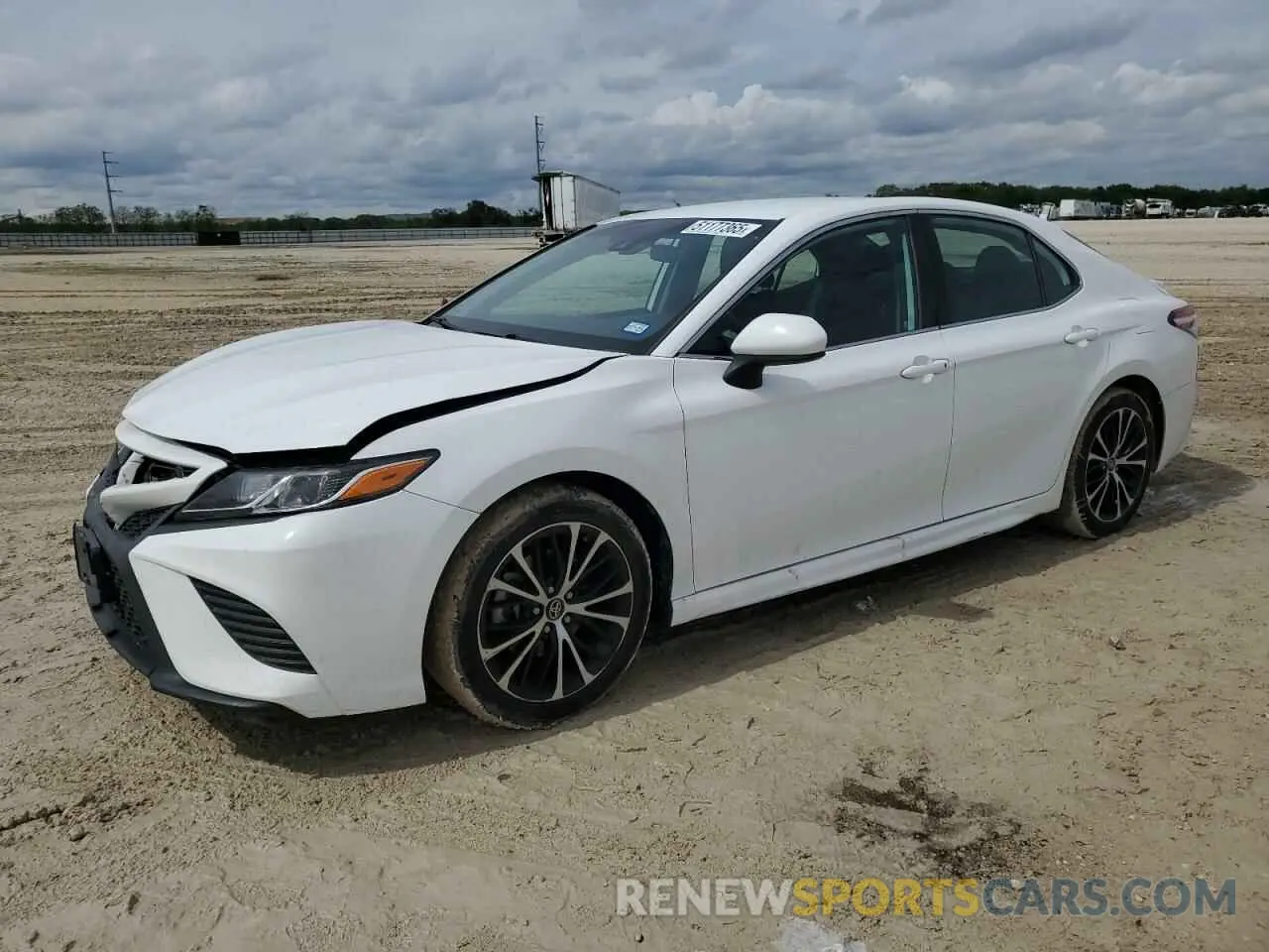 1 Photograph of a damaged car 4T1G11AK3LU924250 TOYOTA CAMRY 2020