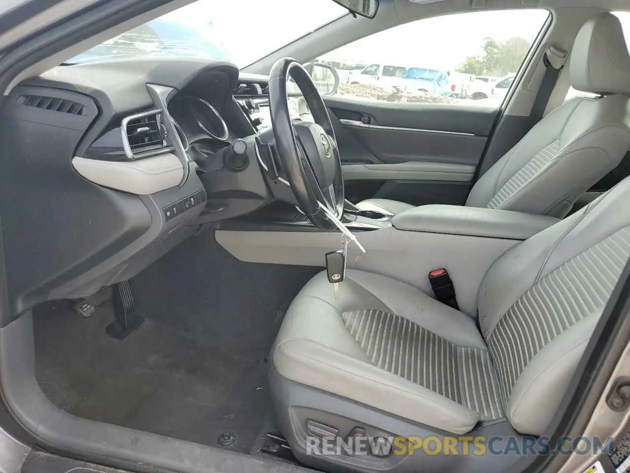 7 Photograph of a damaged car 4T1G11AK3LU927102 TOYOTA CAMRY 2020
