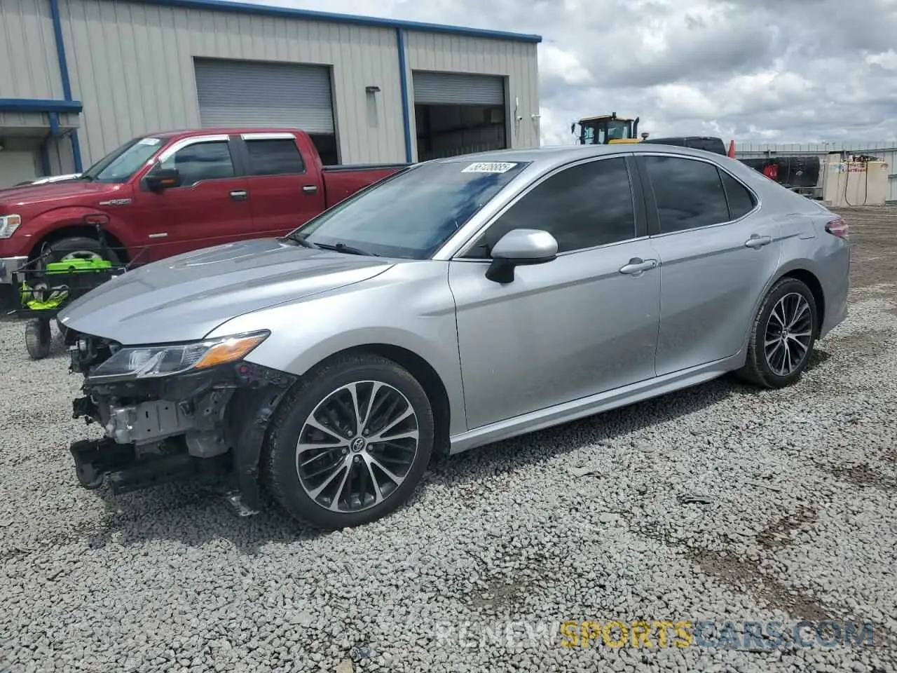 1 Photograph of a damaged car 4T1G11AK3LU928461 TOYOTA CAMRY 2020