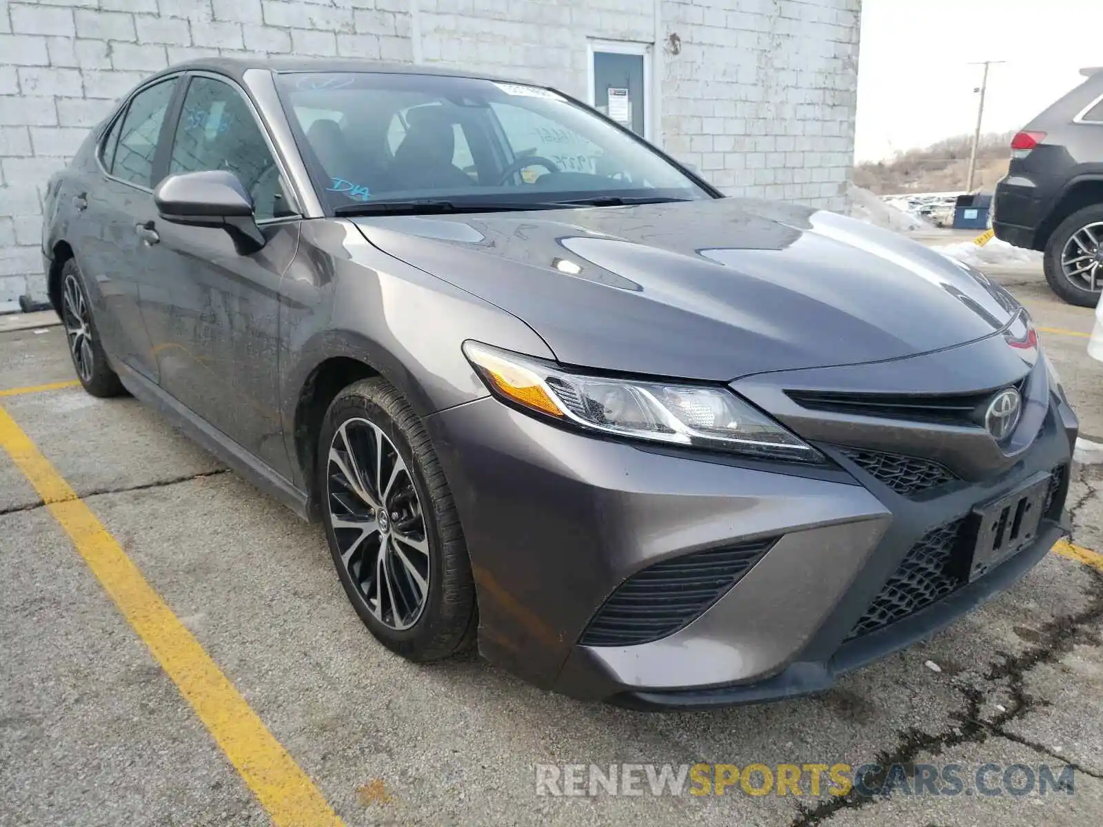 1 Photograph of a damaged car 4T1G11AK3LU934714 TOYOTA CAMRY 2020