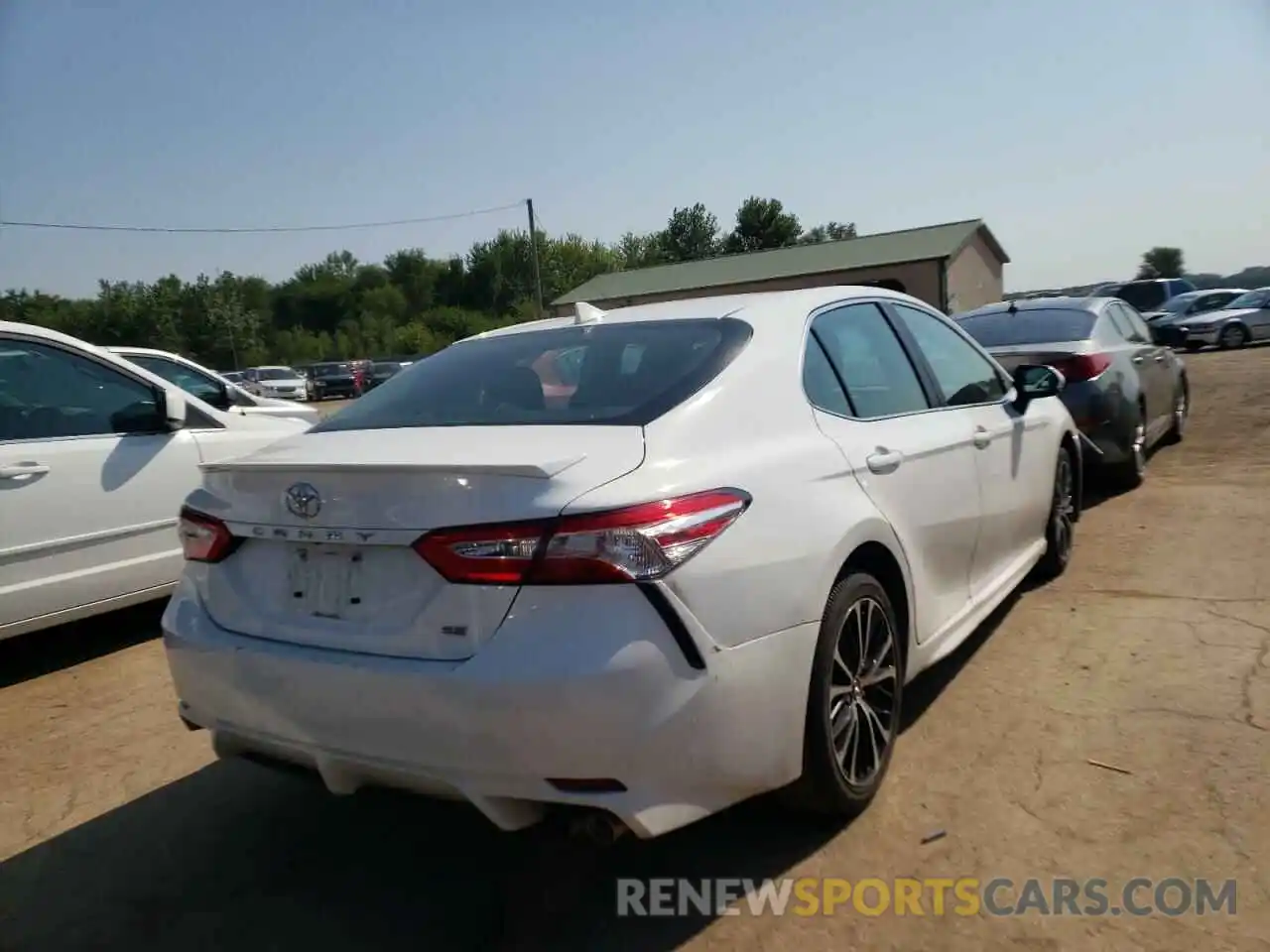 4 Photograph of a damaged car 4T1G11AK3LU945471 TOYOTA CAMRY 2020