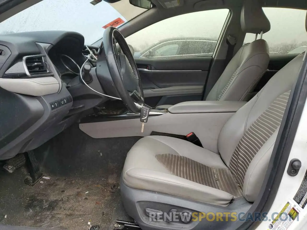 7 Photograph of a damaged car 4T1G11AK3LU946006 TOYOTA CAMRY 2020