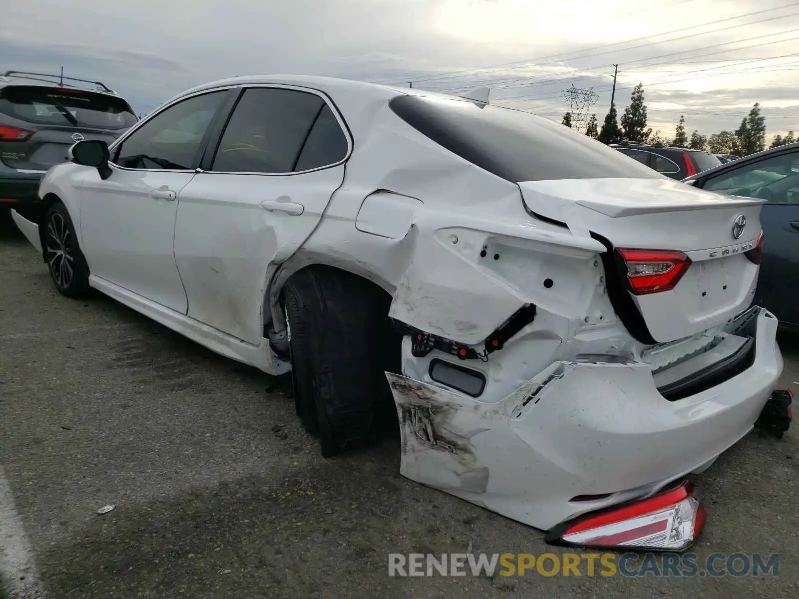 3 Photograph of a damaged car 4T1G11AK3LU951495 TOYOTA CAMRY 2020