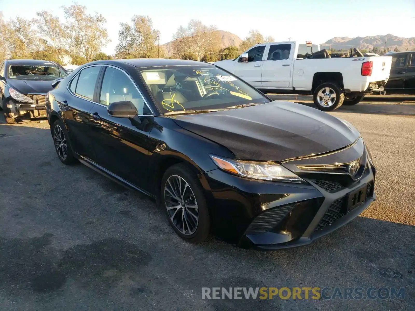 1 Photograph of a damaged car 4T1G11AK3LU952808 TOYOTA CAMRY 2020