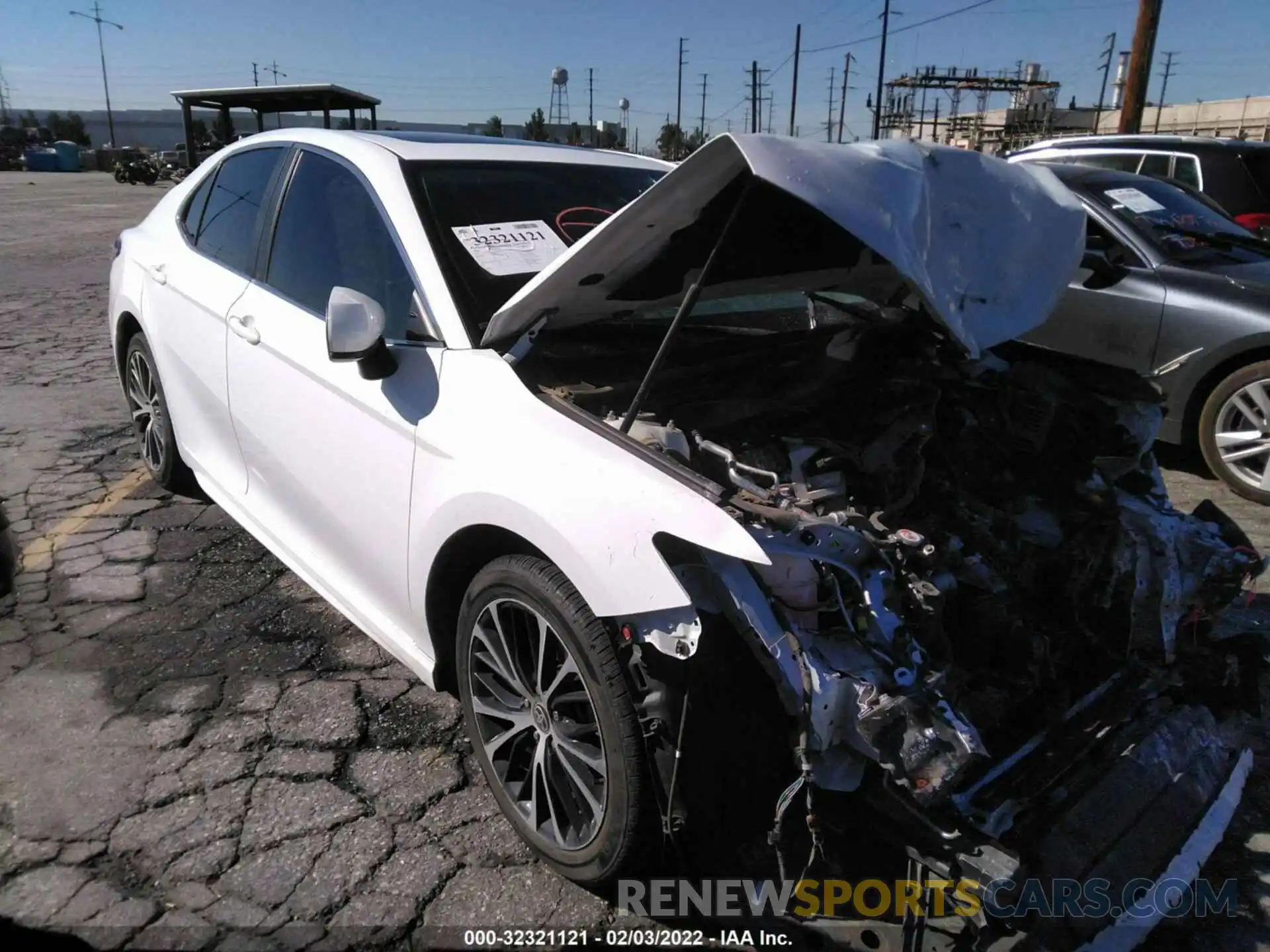 1 Photograph of a damaged car 4T1G11AK3LU955711 TOYOTA CAMRY 2020