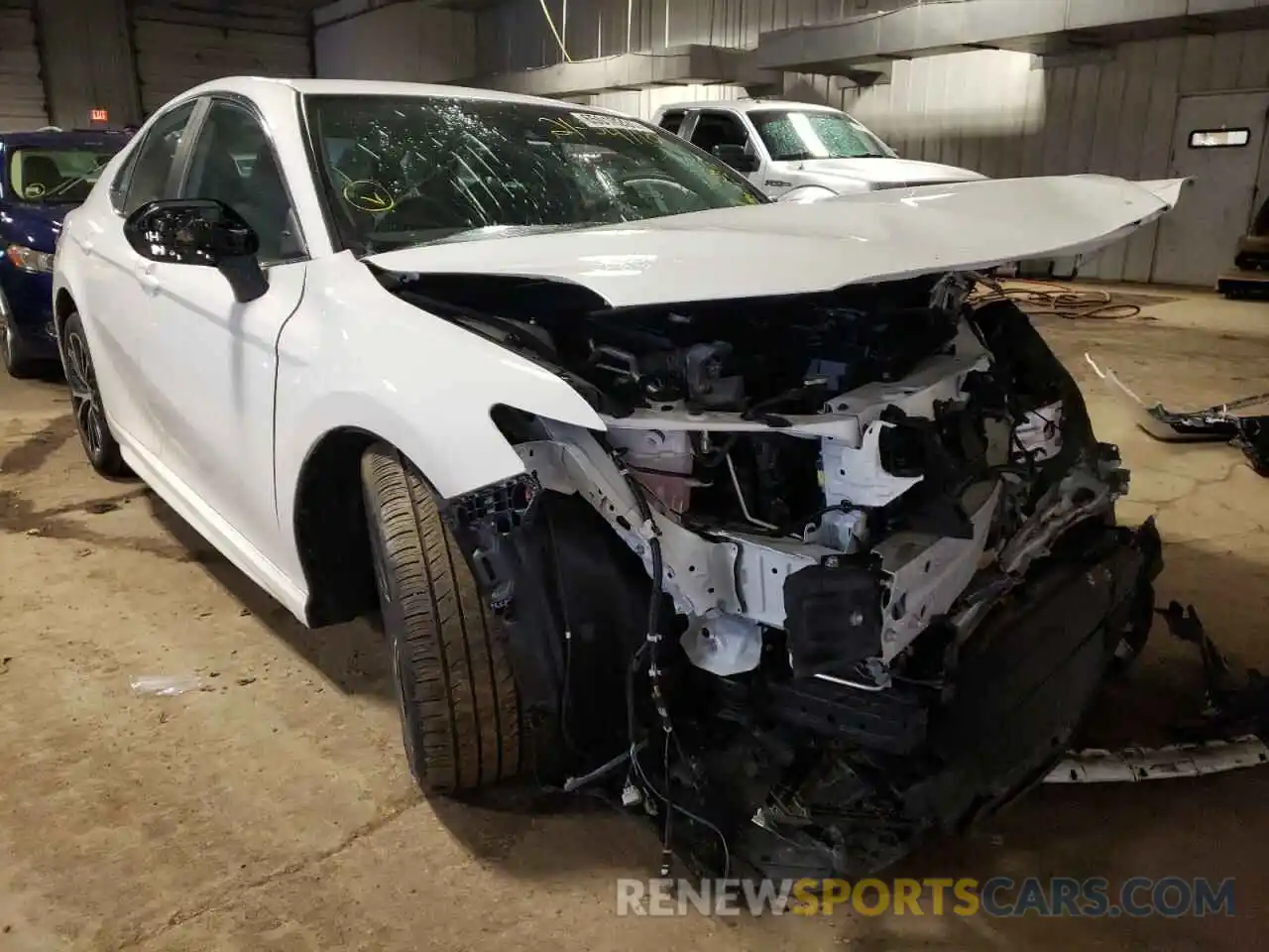 1 Photograph of a damaged car 4T1G11AK3LU956471 TOYOTA CAMRY 2020