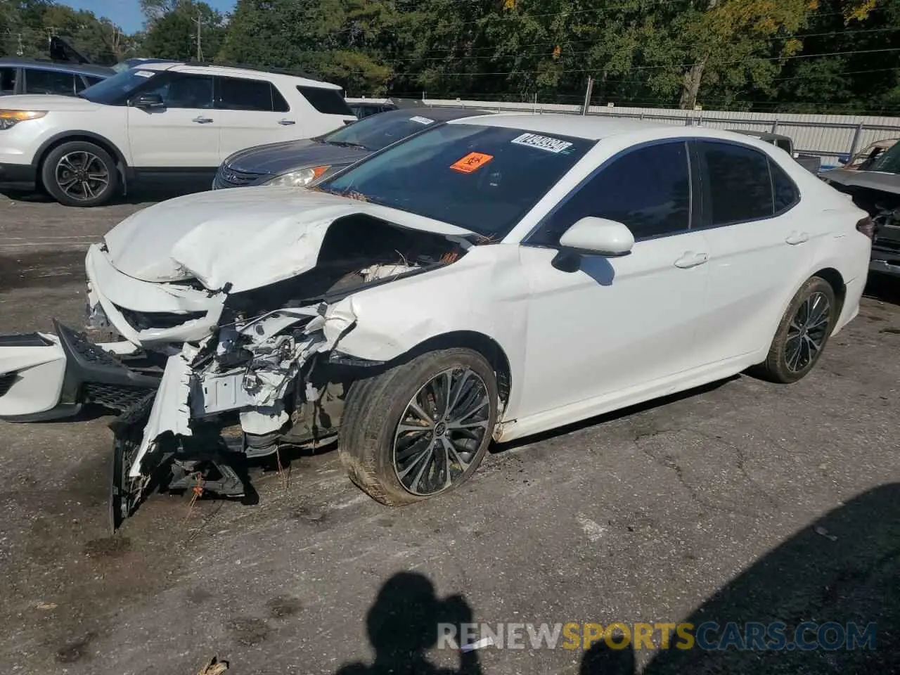 1 Photograph of a damaged car 4T1G11AK3LU966191 TOYOTA CAMRY 2020