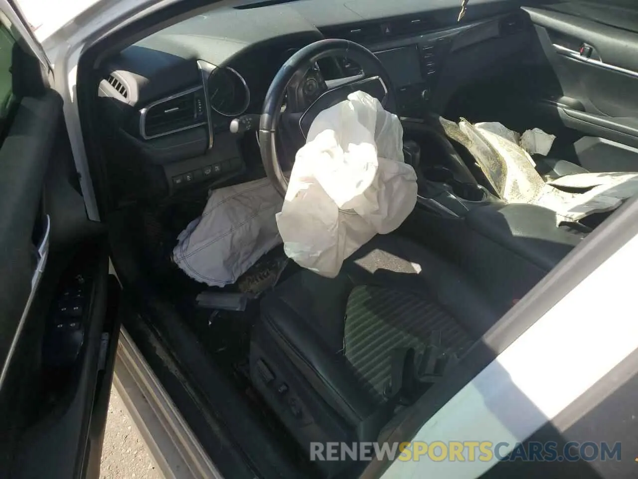 8 Photograph of a damaged car 4T1G11AK3LU966191 TOYOTA CAMRY 2020