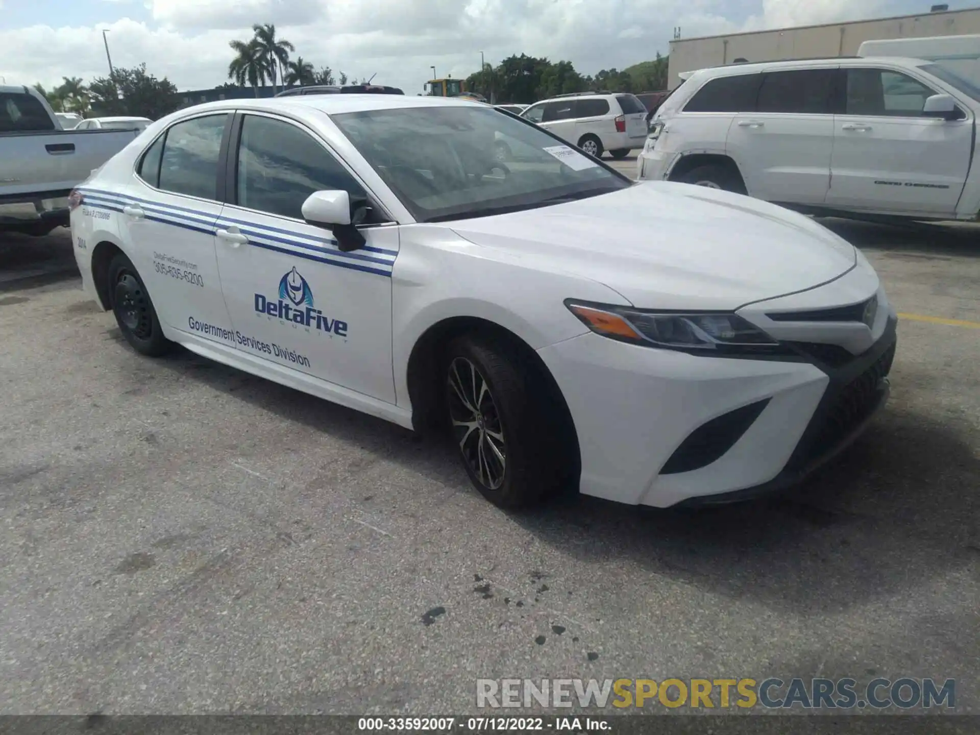 1 Photograph of a damaged car 4T1G11AK4LU305494 TOYOTA CAMRY 2020