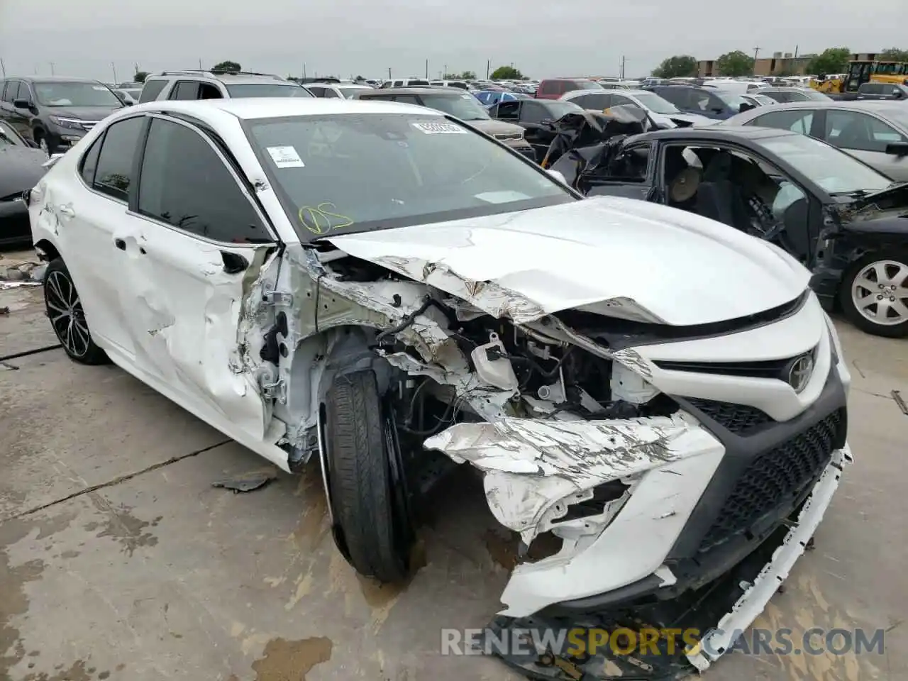 9 Photograph of a damaged car 4T1G11AK4LU307178 TOYOTA CAMRY 2020