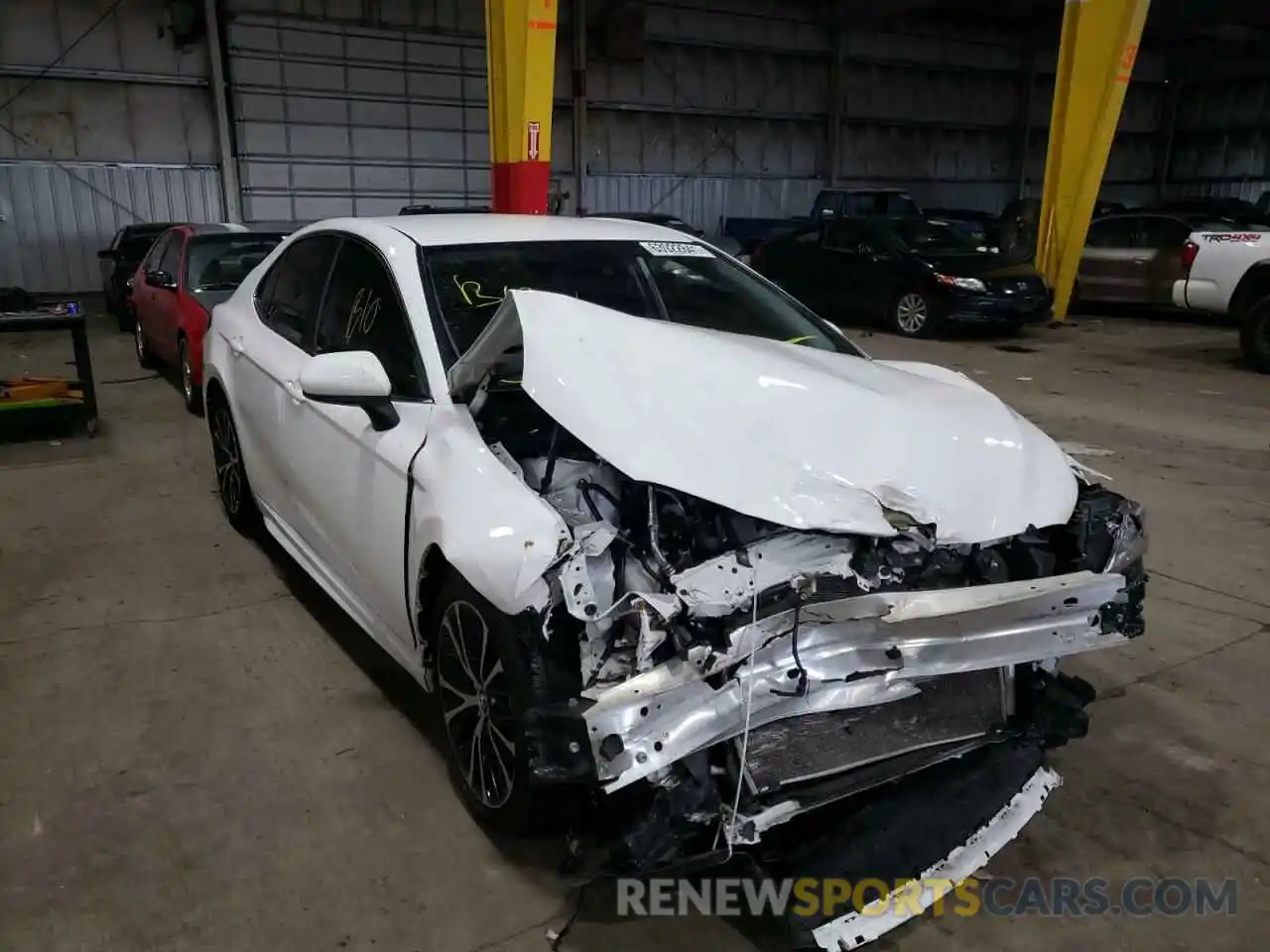 1 Photograph of a damaged car 4T1G11AK4LU318214 TOYOTA CAMRY 2020