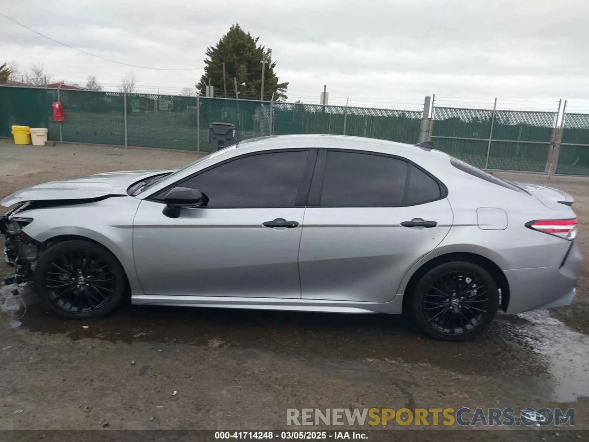15 Photograph of a damaged car 4T1G11AK4LU323963 TOYOTA CAMRY 2020