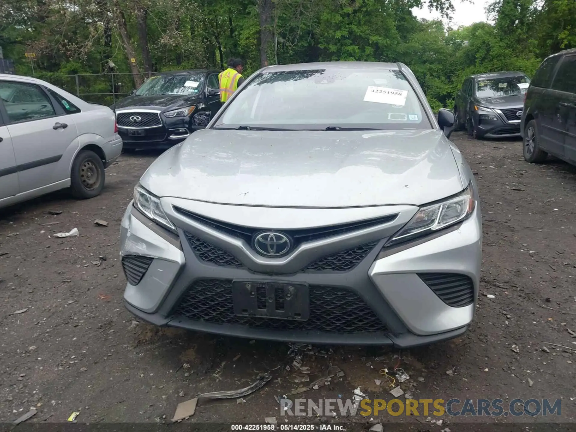 12 Photograph of a damaged car 4T1G11AK4LU325633 TOYOTA CAMRY 2020