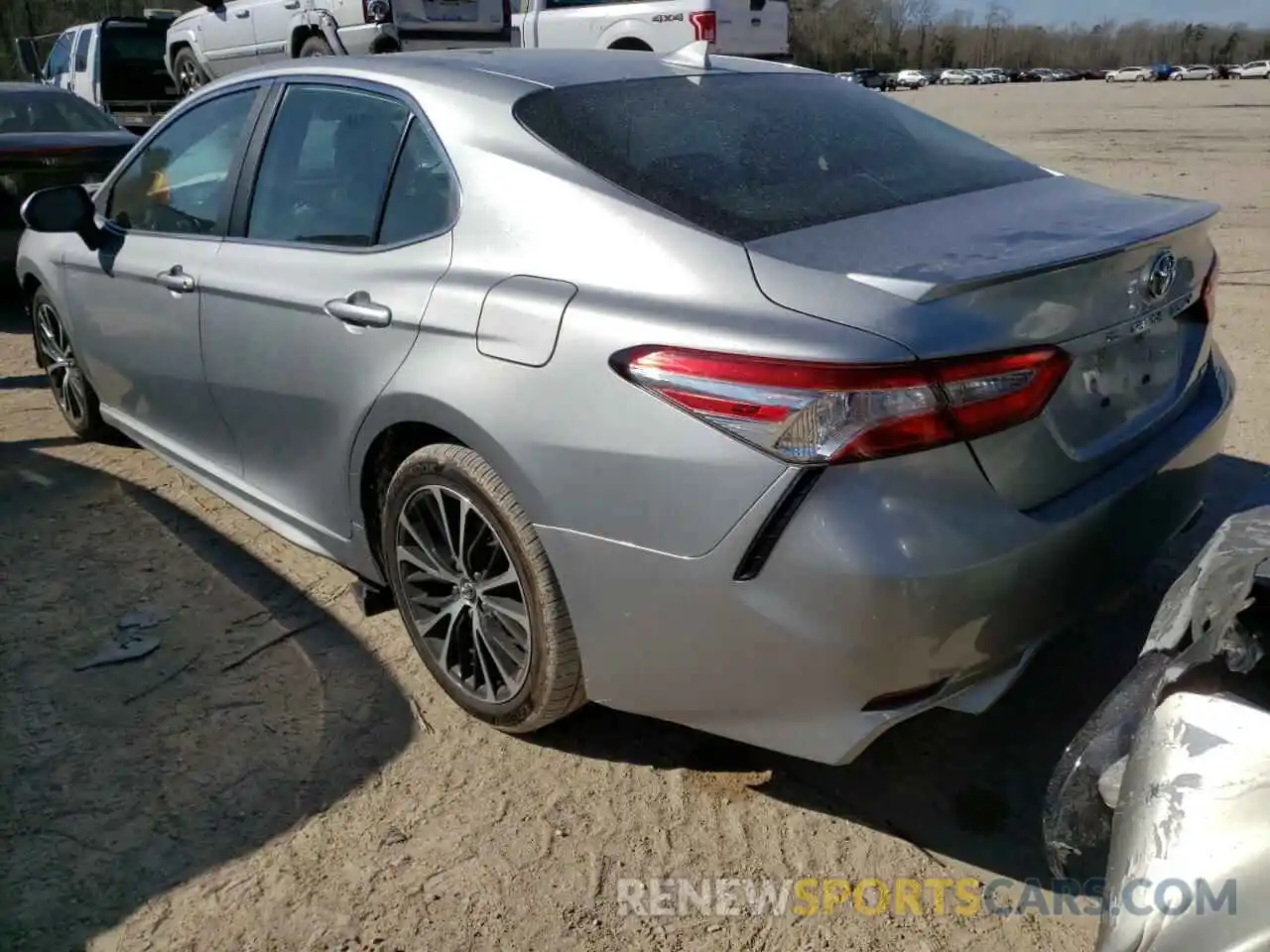 3 Photograph of a damaged car 4T1G11AK4LU329553 TOYOTA CAMRY 2020