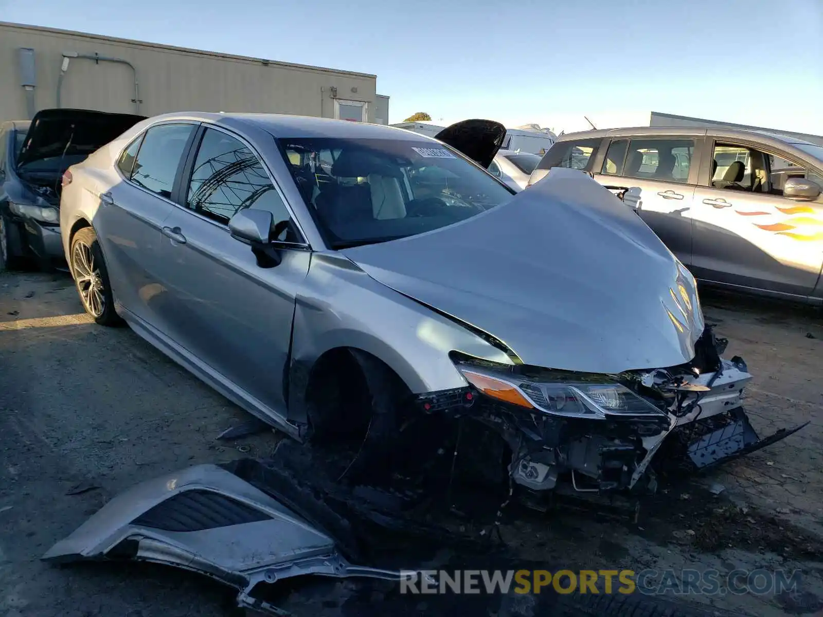 1 Photograph of a damaged car 4T1G11AK4LU330296 TOYOTA CAMRY 2020