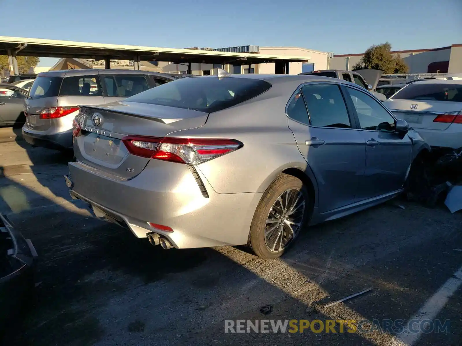 4 Photograph of a damaged car 4T1G11AK4LU330296 TOYOTA CAMRY 2020