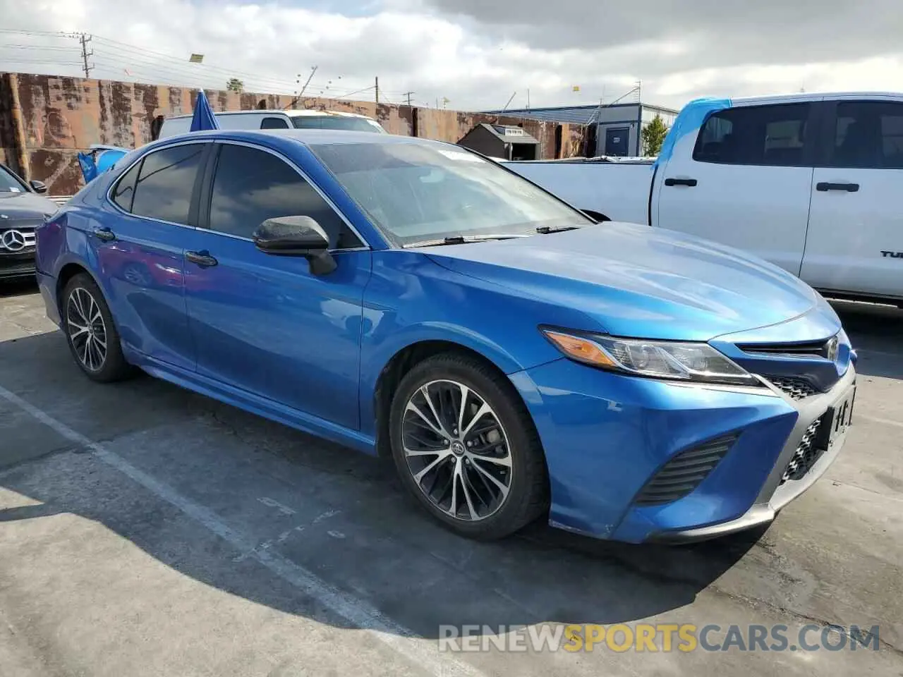 4 Photograph of a damaged car 4T1G11AK4LU342545 TOYOTA CAMRY 2020
