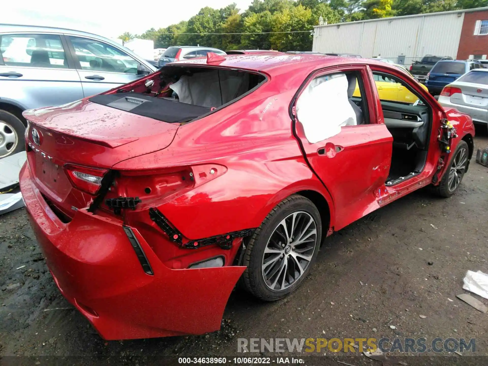 4 Photograph of a damaged car 4T1G11AK4LU347406 TOYOTA CAMRY 2020