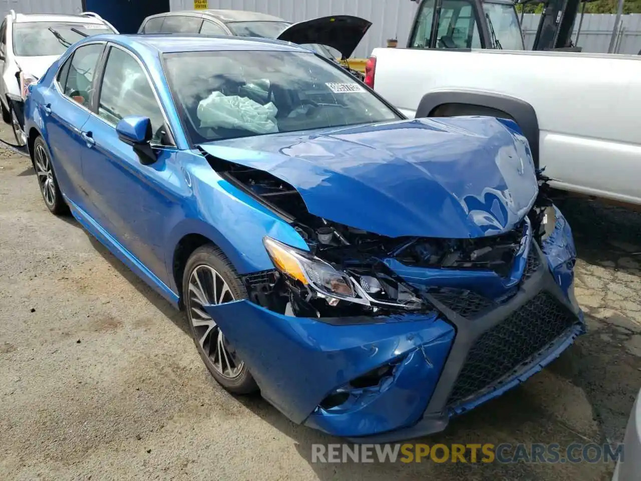 1 Photograph of a damaged car 4T1G11AK4LU347471 TOYOTA CAMRY 2020