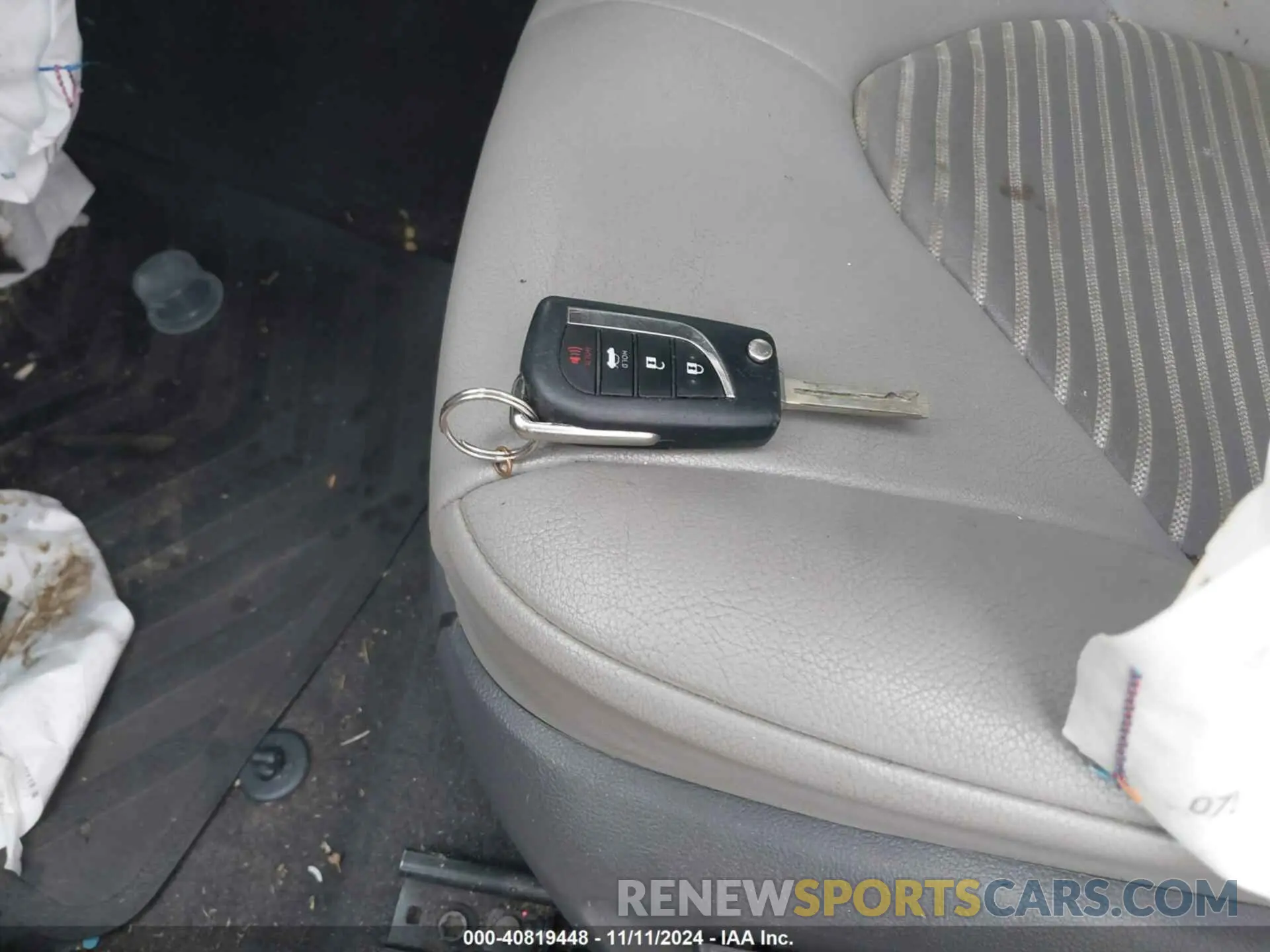 11 Photograph of a damaged car 4T1G11AK4LU347860 TOYOTA CAMRY 2020
