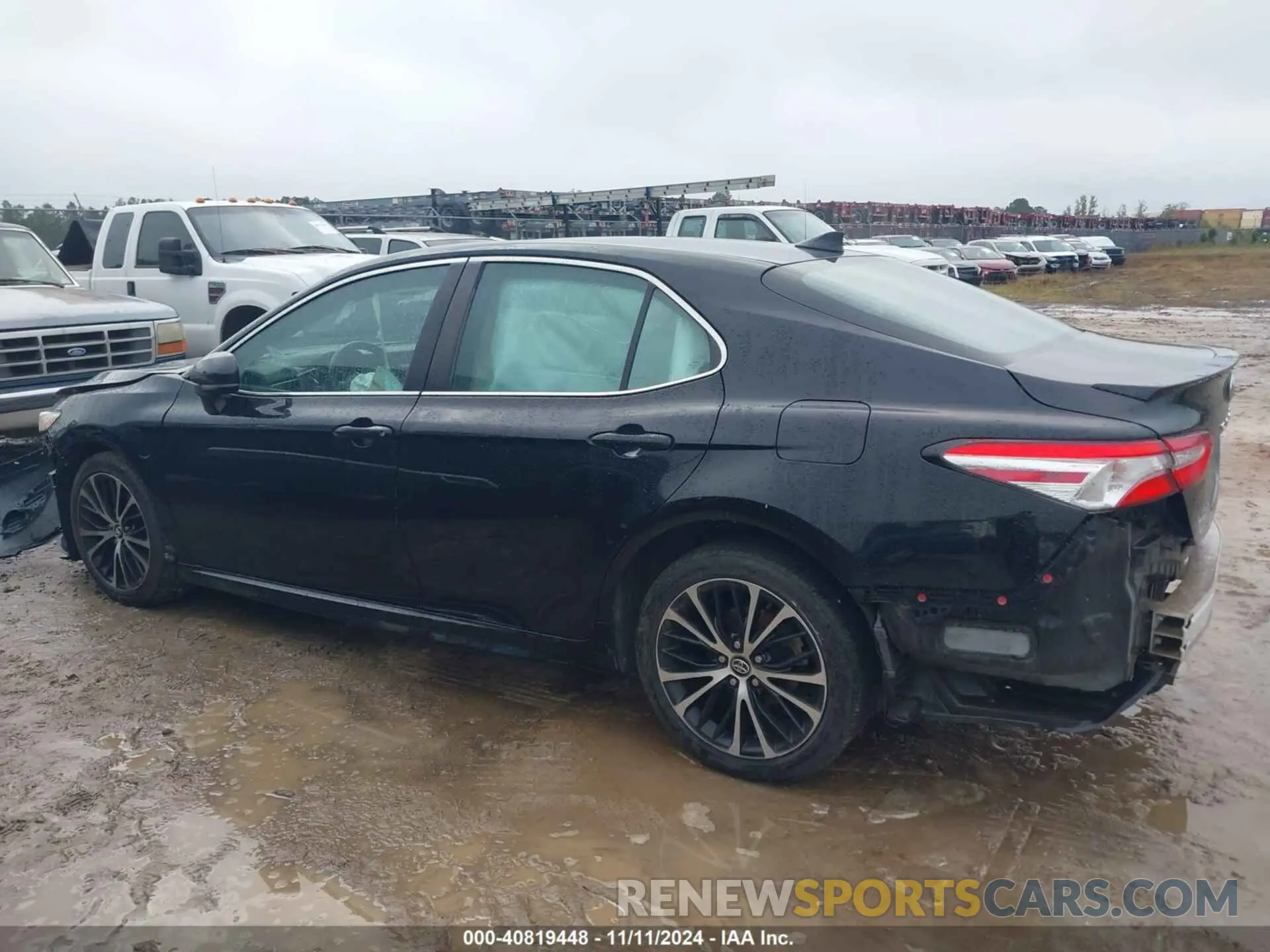 14 Photograph of a damaged car 4T1G11AK4LU347860 TOYOTA CAMRY 2020