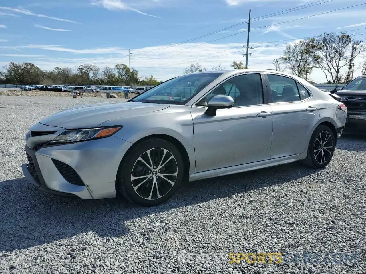 1 Photograph of a damaged car 4T1G11AK4LU357840 TOYOTA CAMRY 2020