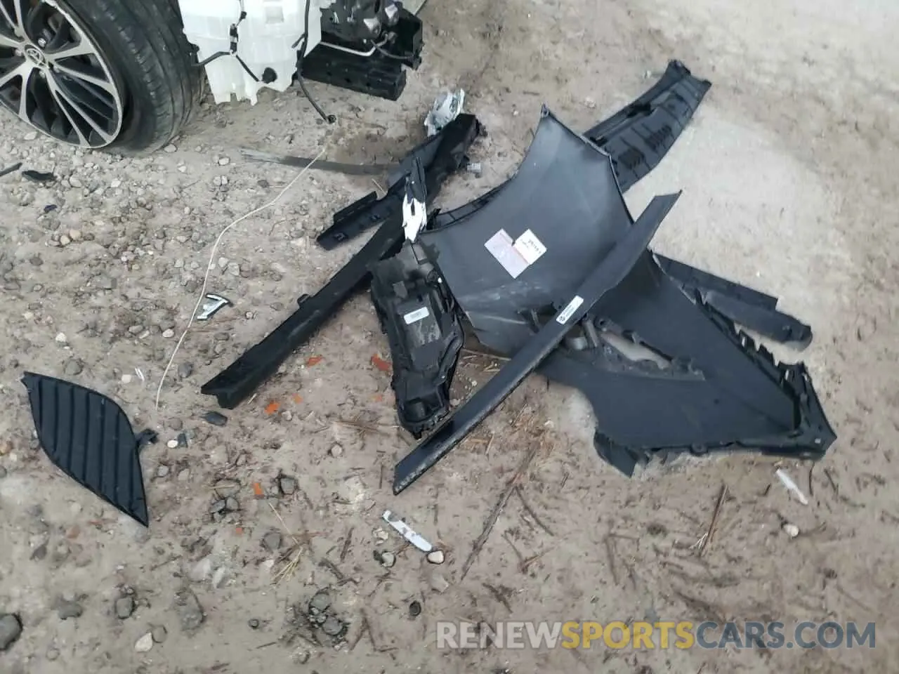12 Photograph of a damaged car 4T1G11AK4LU359362 TOYOTA CAMRY 2020